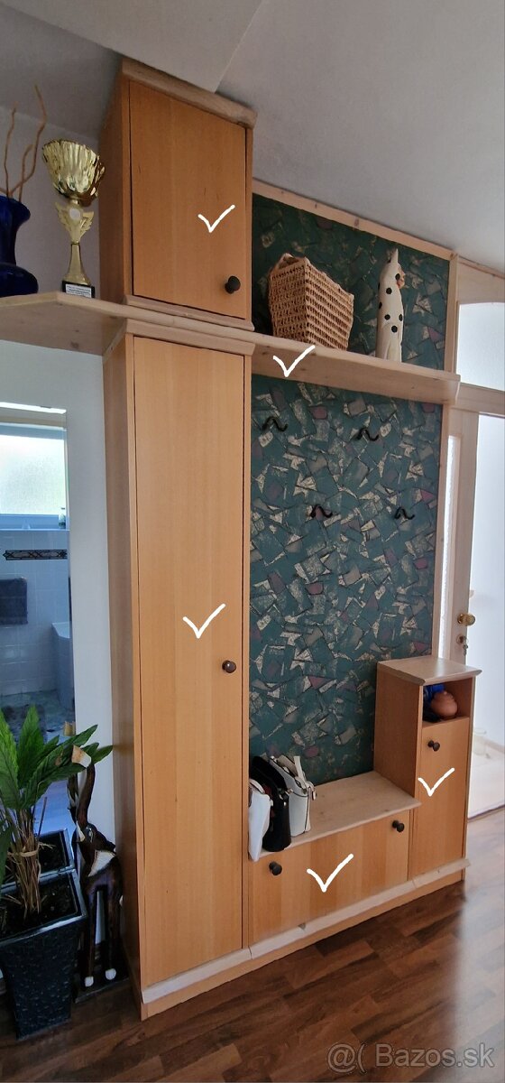 Predám skrinky na vešiakovú stenu - masív