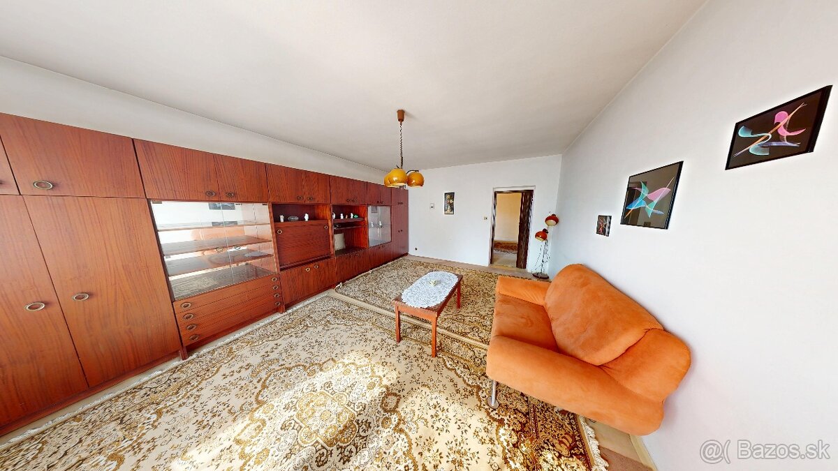 Priestranný rodinný dom – Mýtna Nová Ves