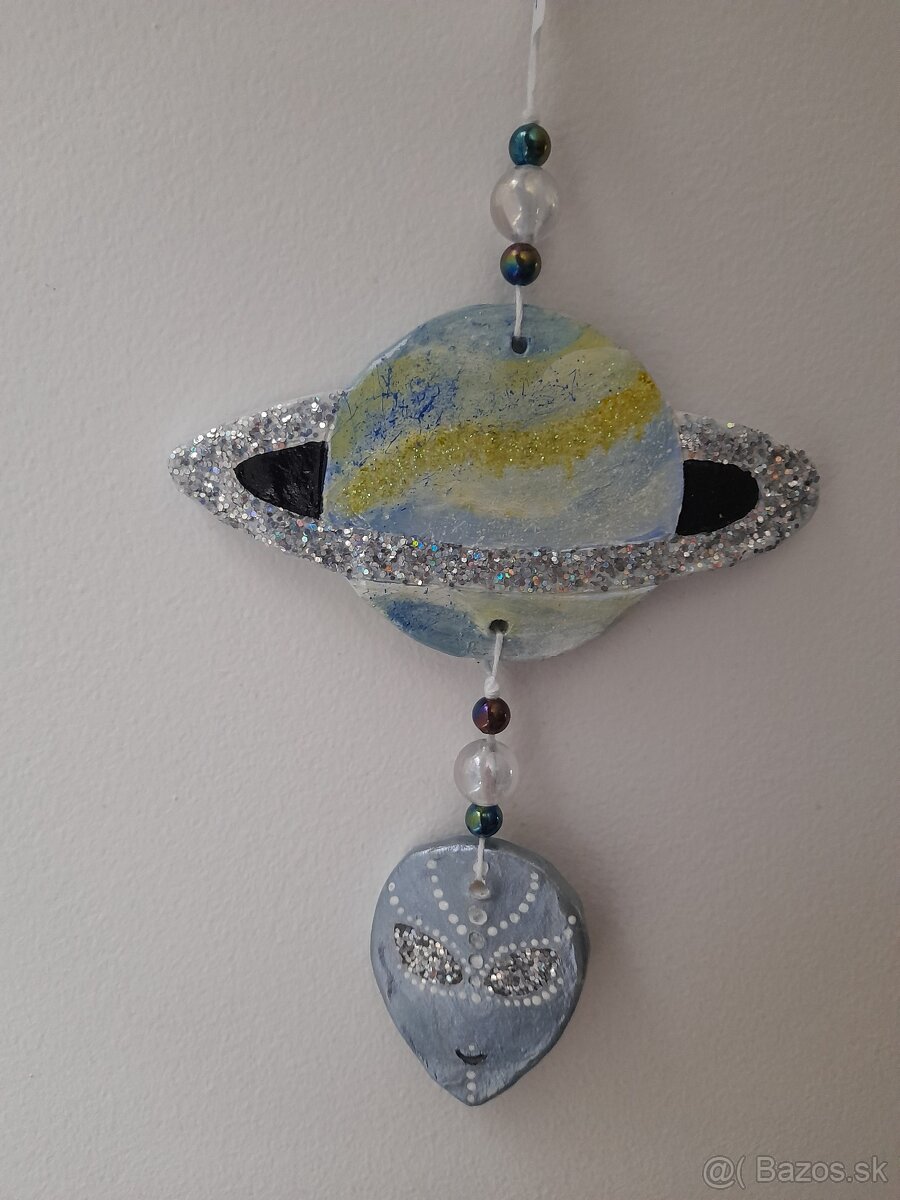 Planétka, mimozemšťan závesná dekorácia