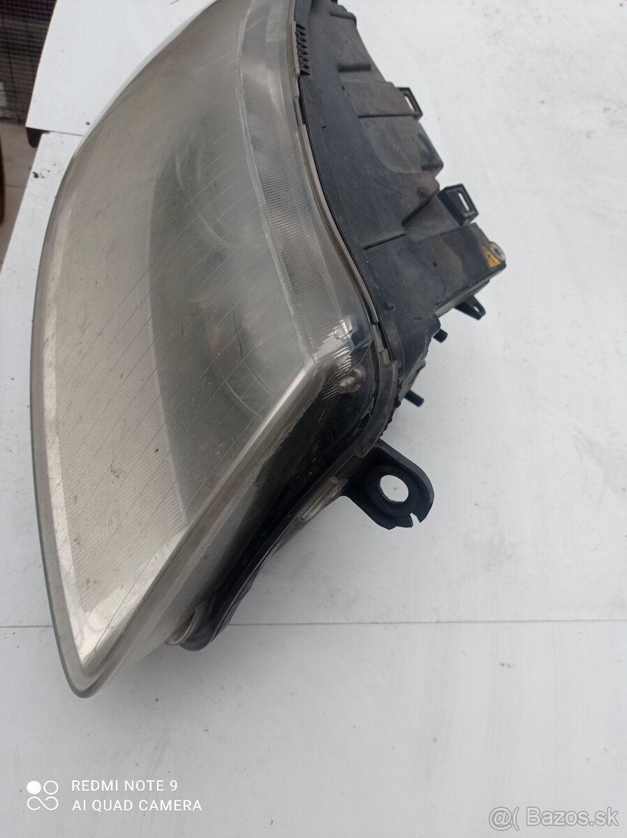 Predné práve svetlo audi a6c6