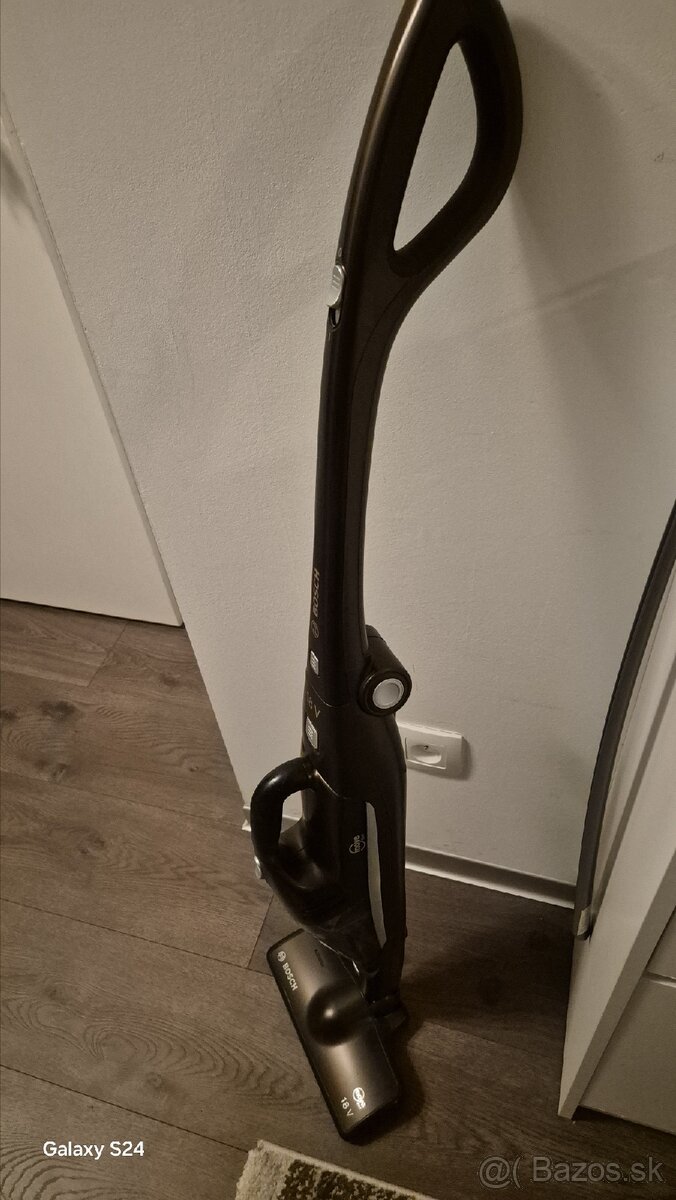 Tyčový vysávač BOSCH