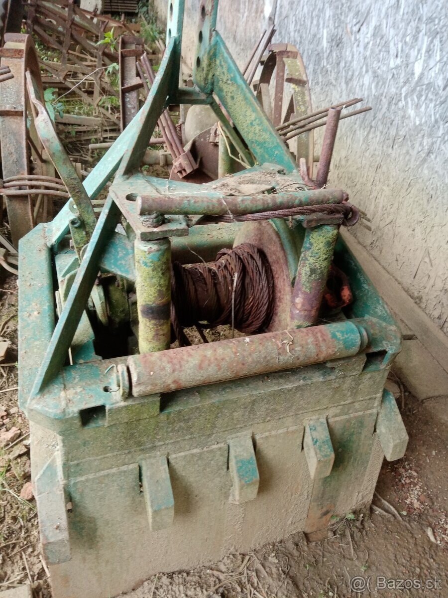 Trojbodový naviják.