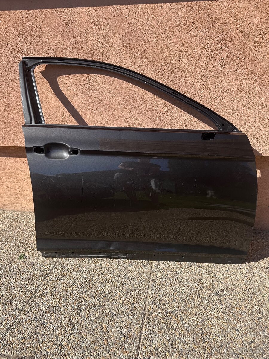 VW Passat b8- dvere pravé predné