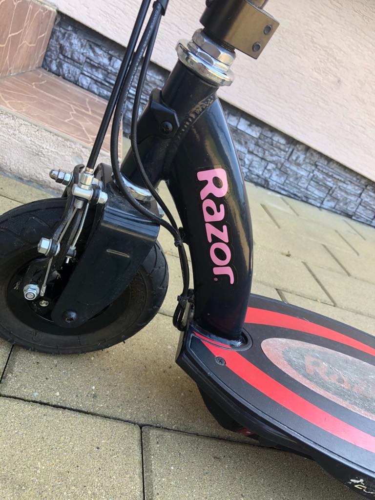 Elektrická kolobežka RAZOR 100s