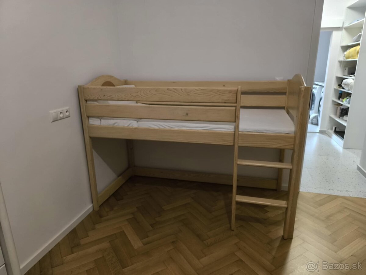 Posteľ