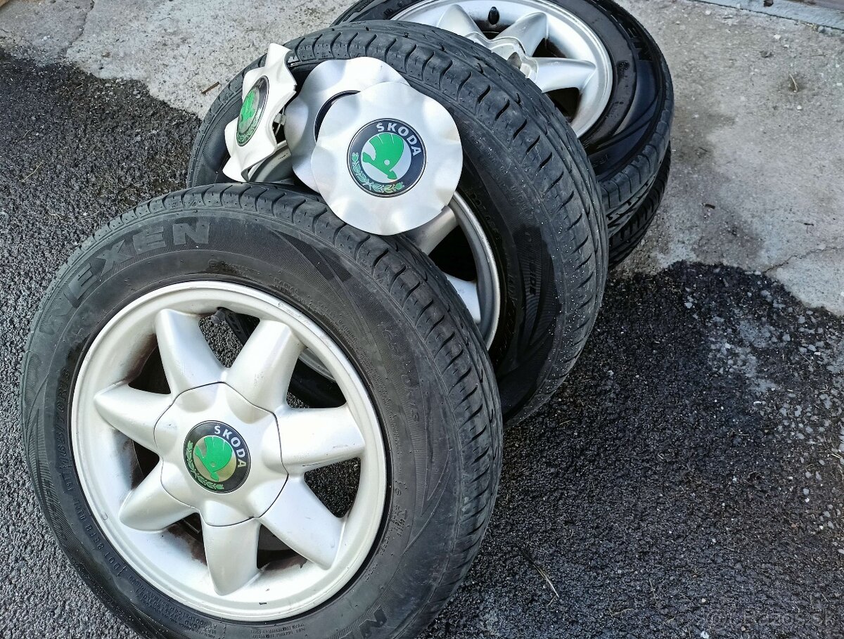 Elektróny + letné gumy na Škodu Felicia – 160 €