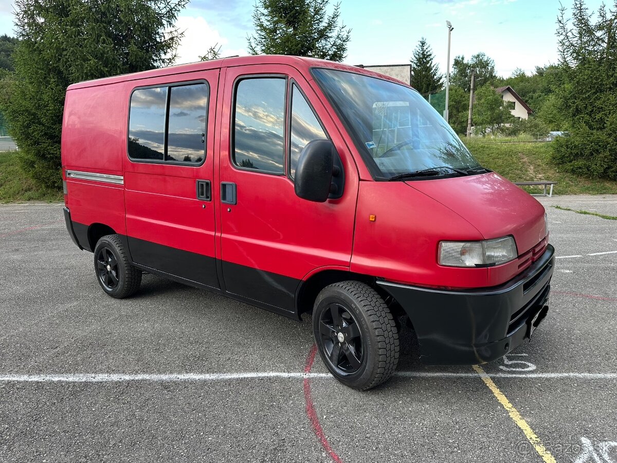 Predám PEUGEOT BOXER 2.5 TD - 9 miestna dodávka