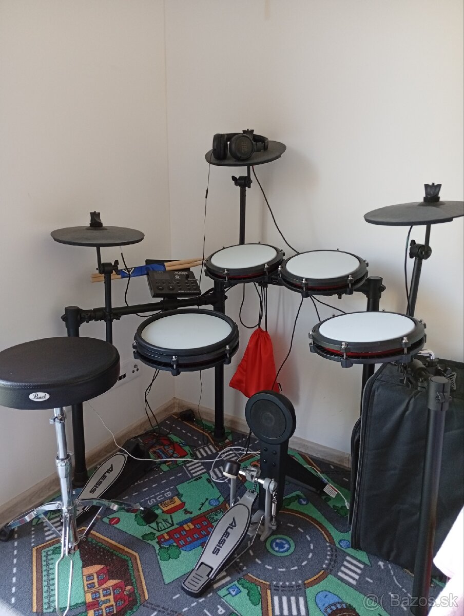 Elektrické bicie Alesis Nitro Max