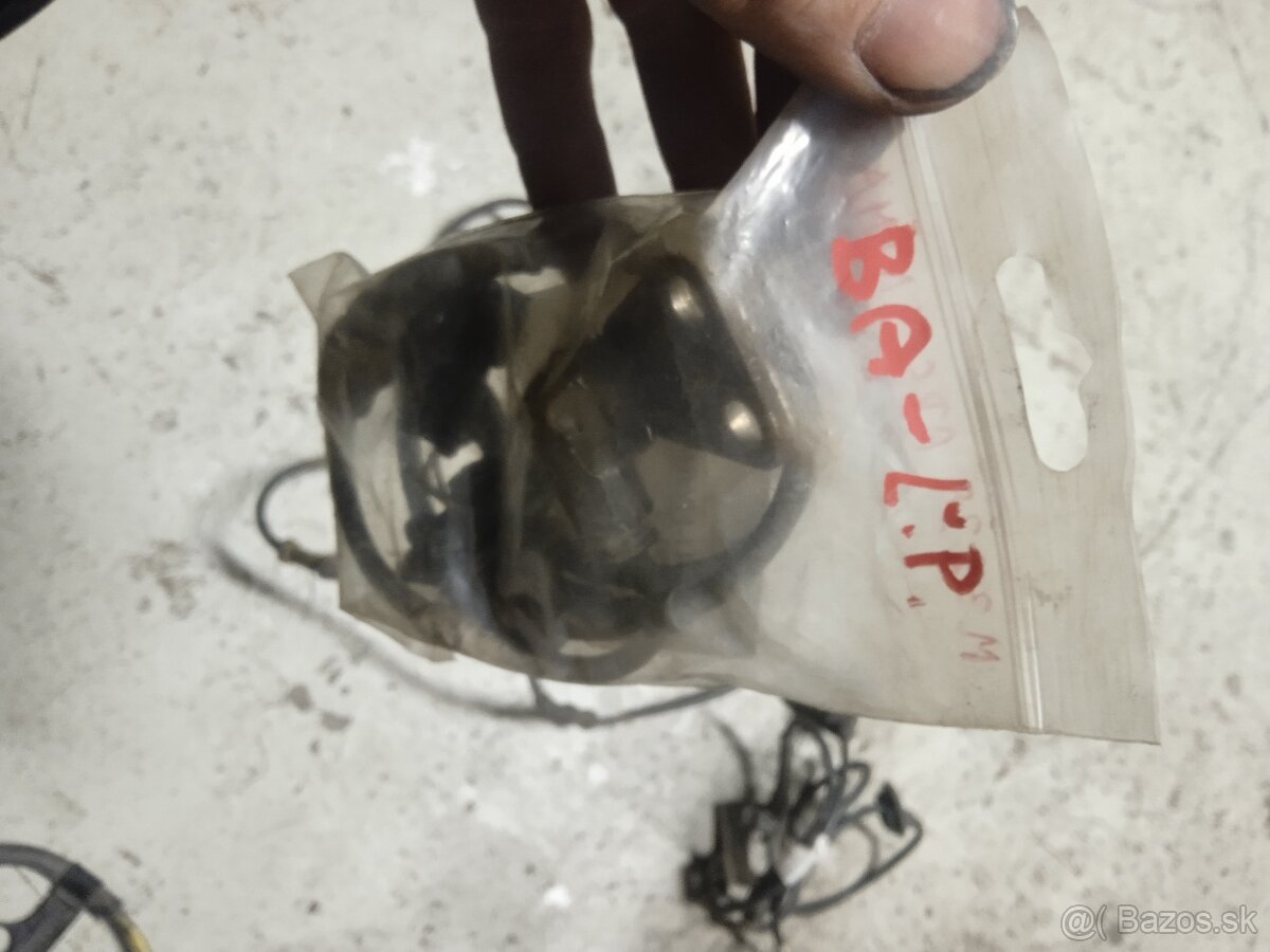 mazda 323F BA 1,5 65kw   1,8i 84kw ABS senzor