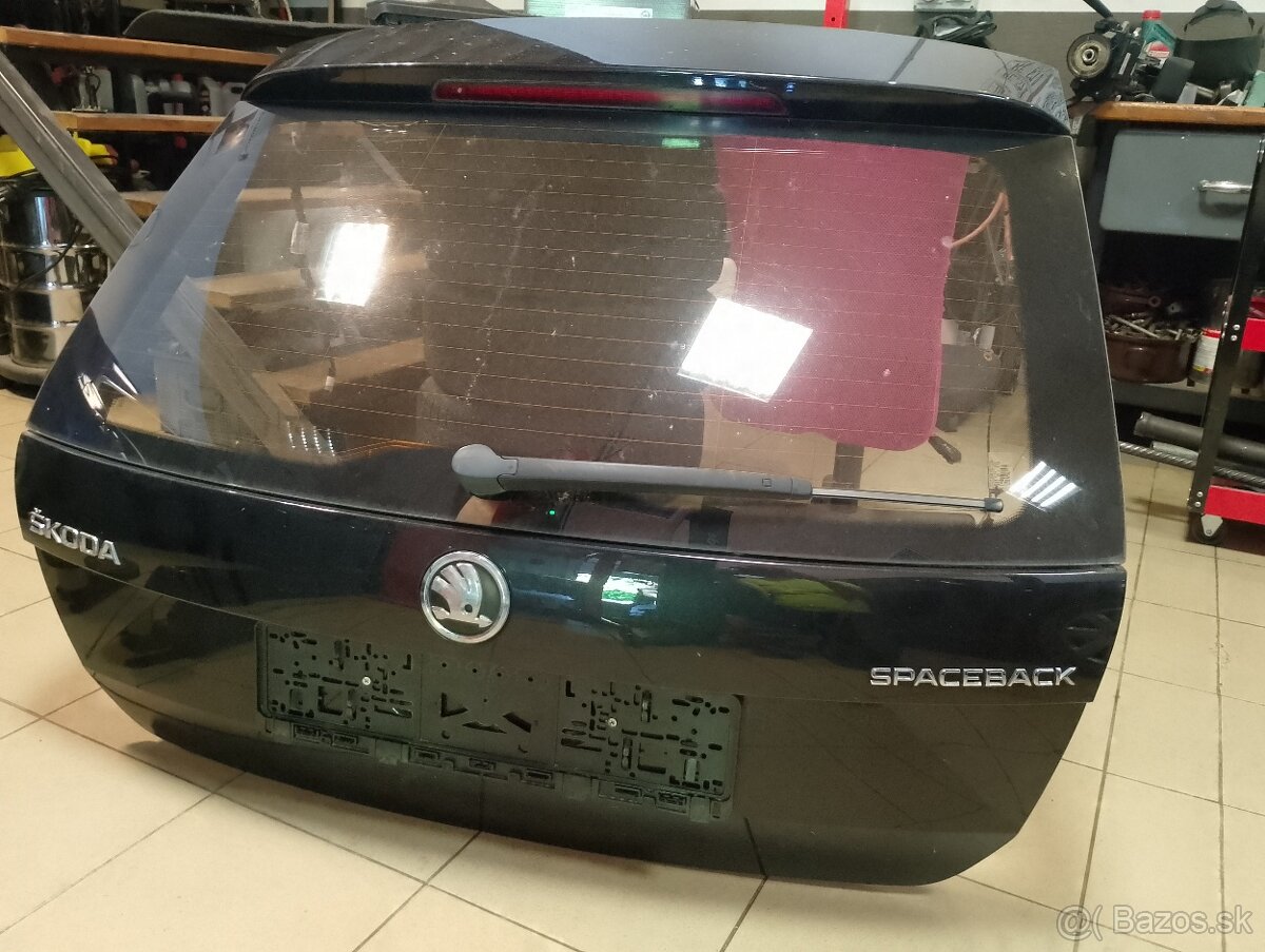 Kufrove dvere Škoda Rapid spaceback