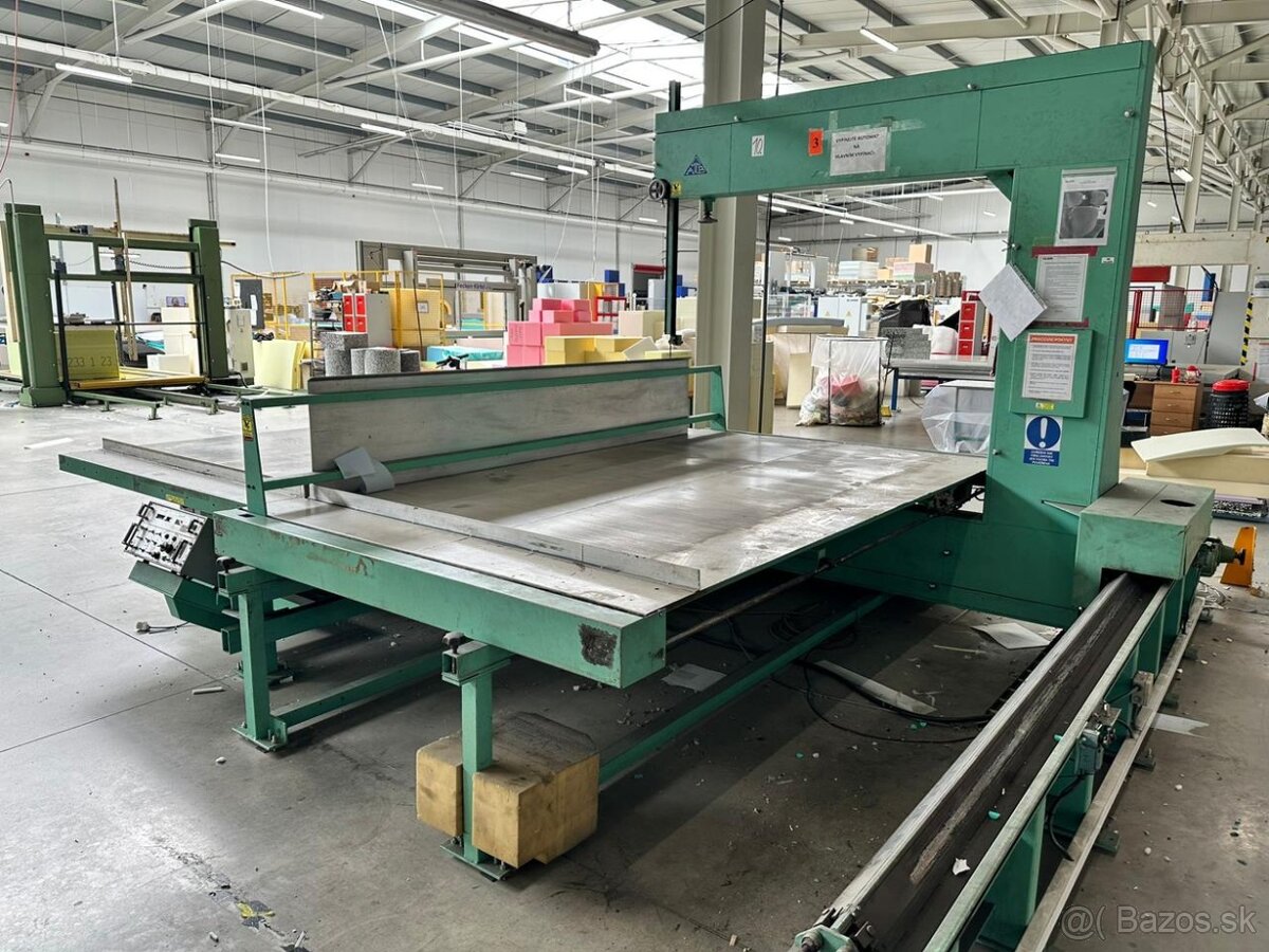 Vertikální řezací stroj ALBRECHT BÄUMER IS/M (7701)