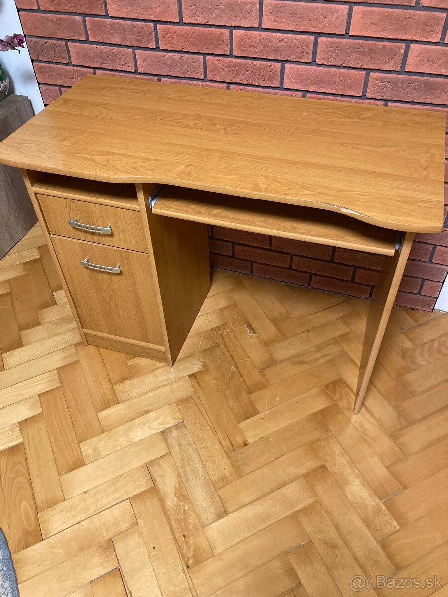 detský stôl pre školáka