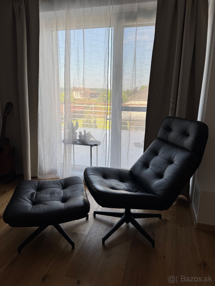 Kozene kreslo Ikea Havberg s podnozkou