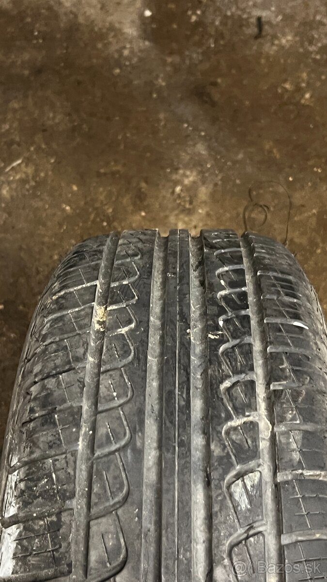 32. Pirelli Cinturato 195/65 R15