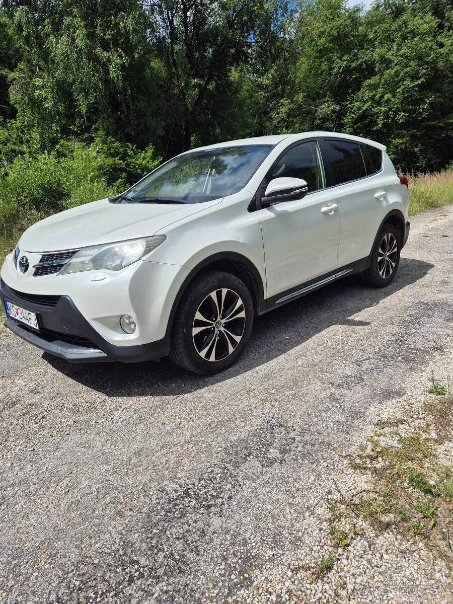 Toyota RAV4 , 2,0 D, 91 kW, 4x4, r.v.2015