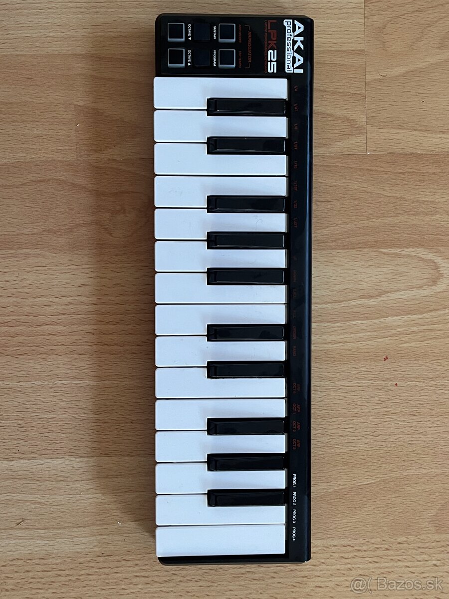 AKAI LPK25