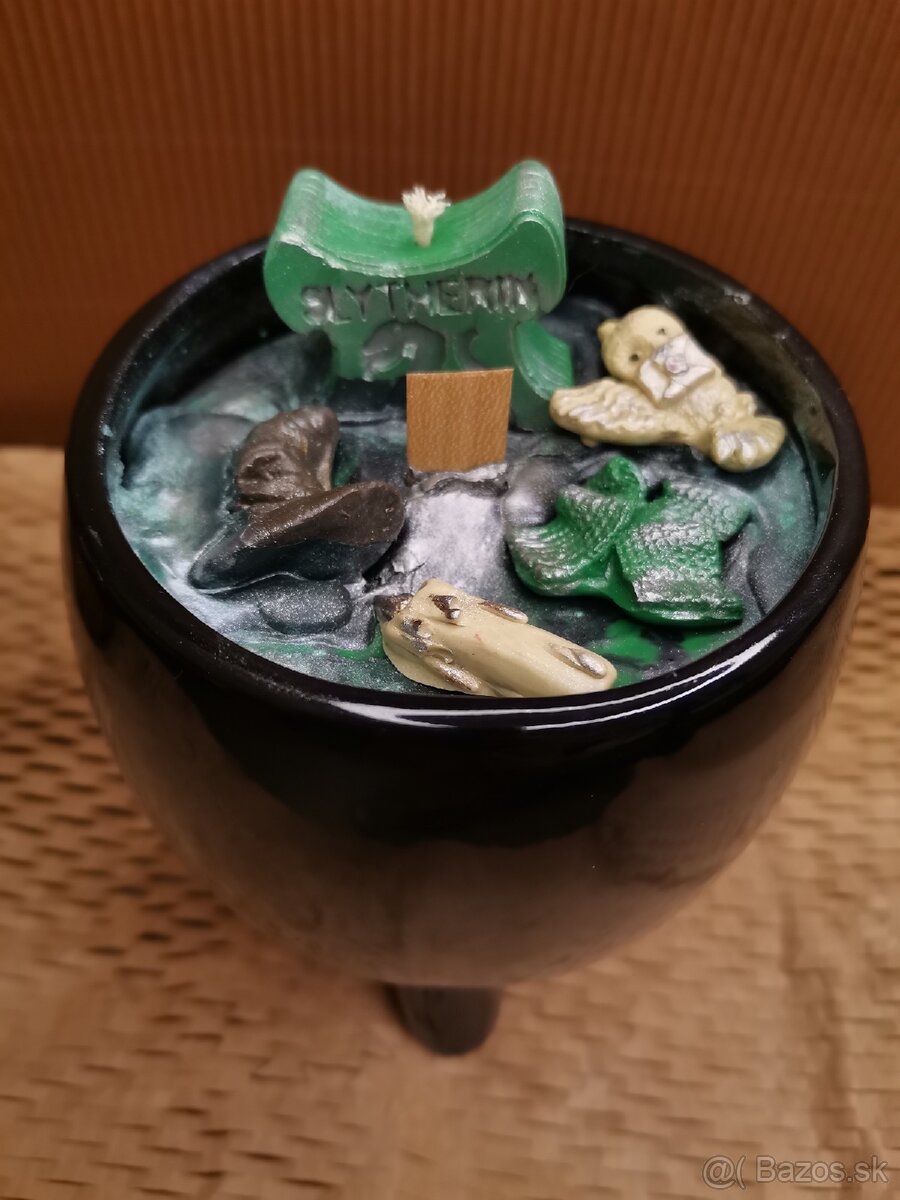 Slizolinská sviečka z Harryho Pottera. New