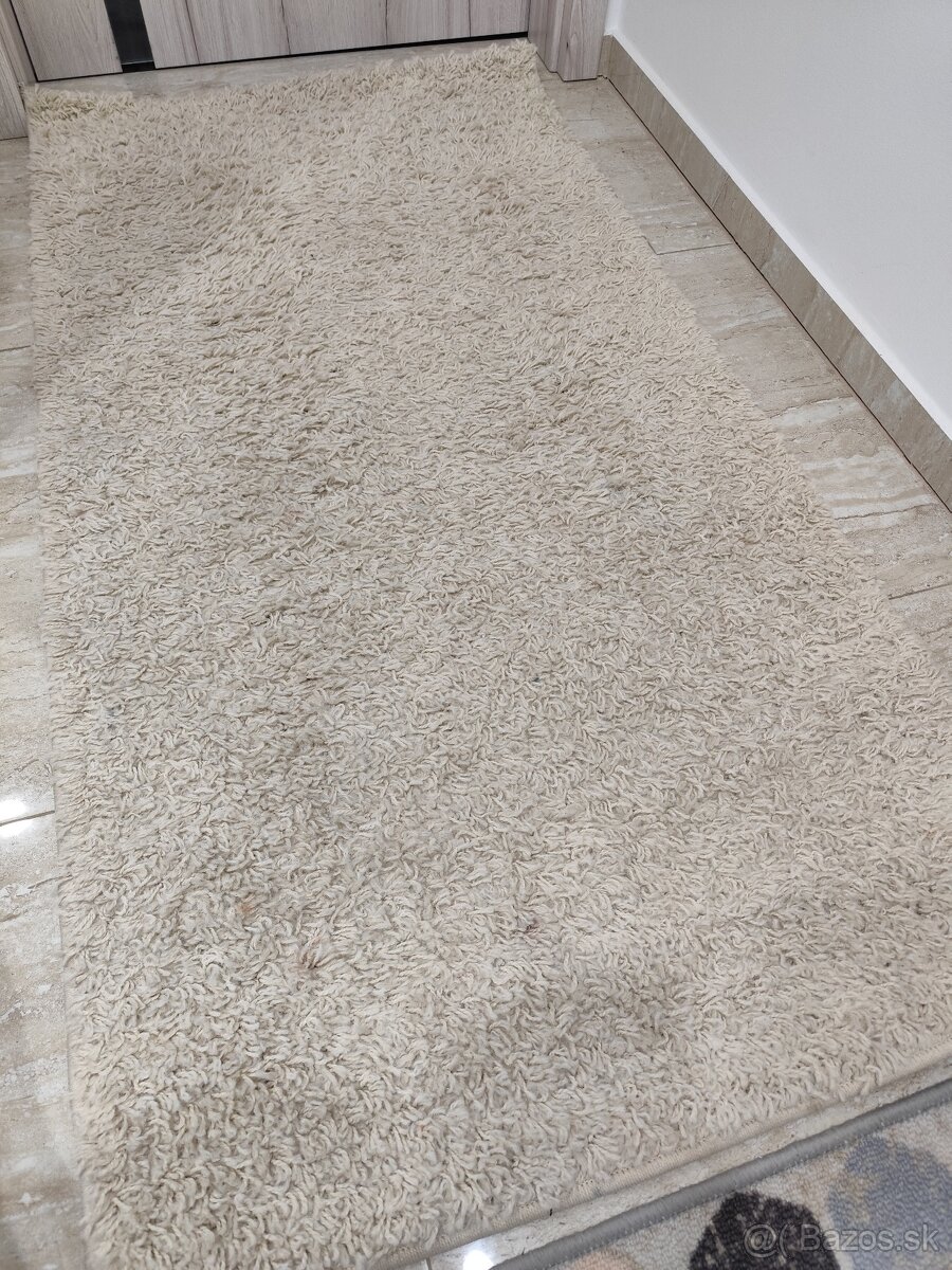 Predám dva rovnaké koberce