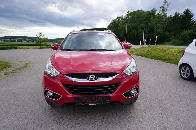 Hyundai ix35 2013 2.0 CRDi 100kw strieborna,červena,čierna