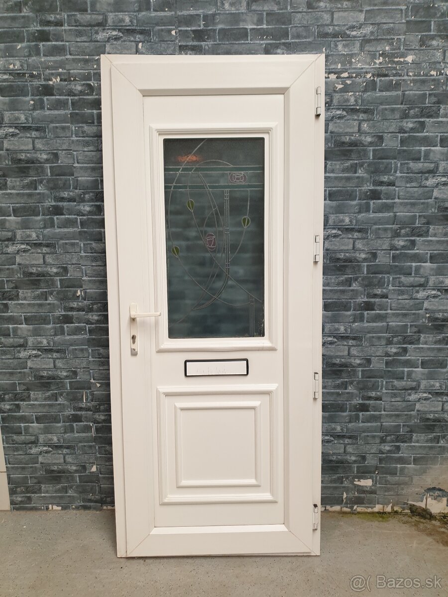 Plastove dvere č. 27. 87x205cm P