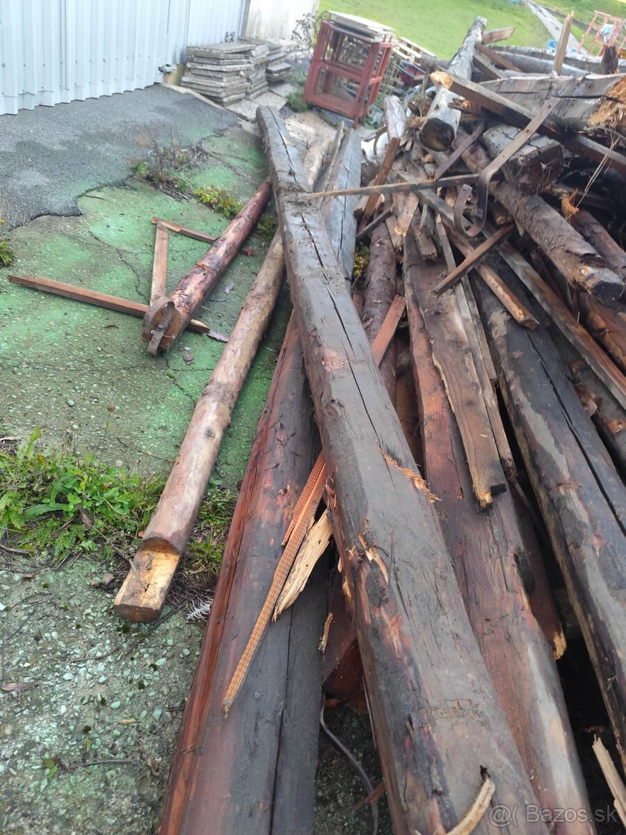 Stare dosky a hranoly