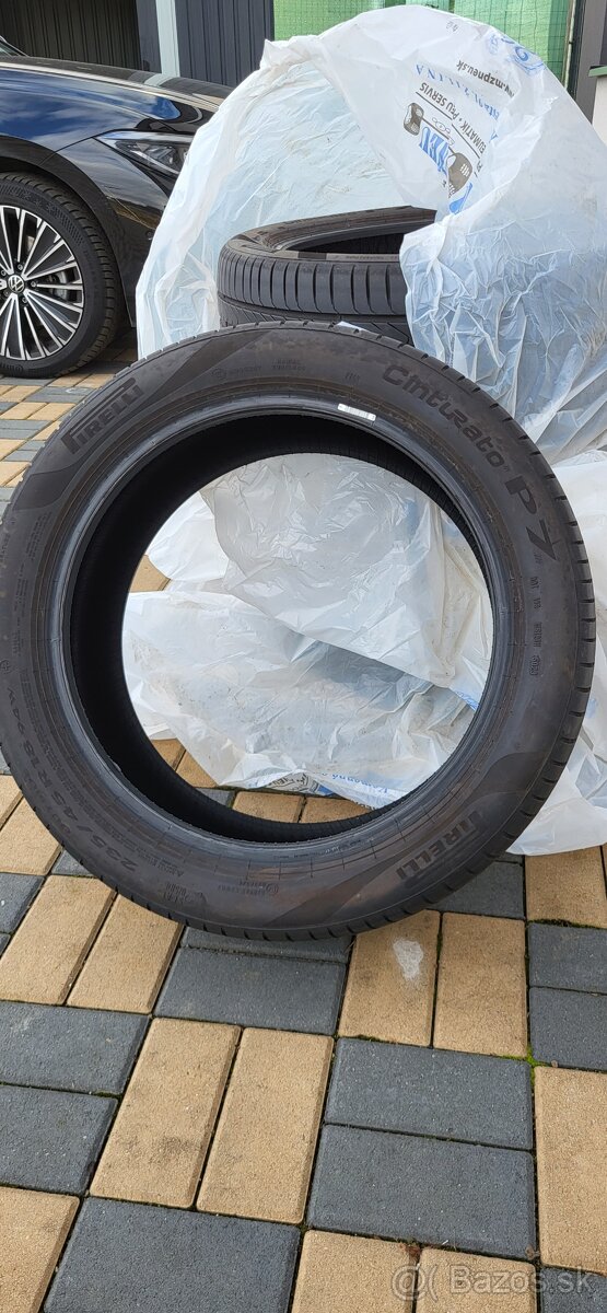 Pirelli Cinturato P7 235 45 R18