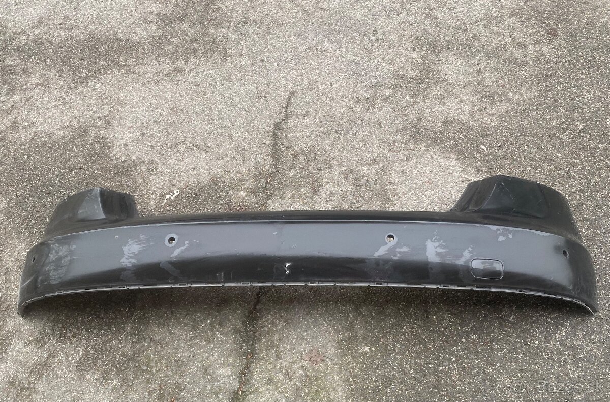 Audi A8 zadny naraznik