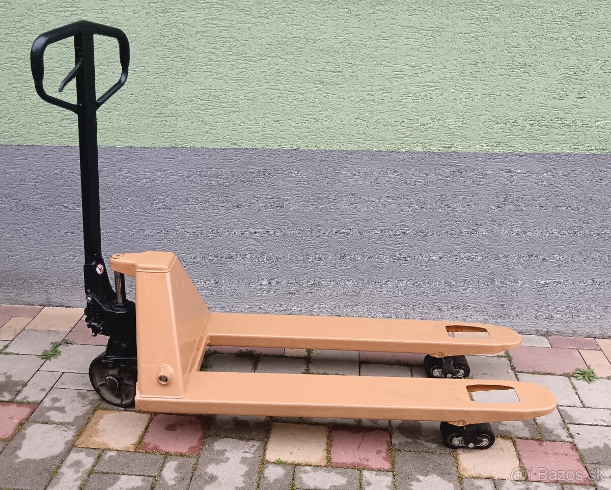 paletovy vozik a 25oo