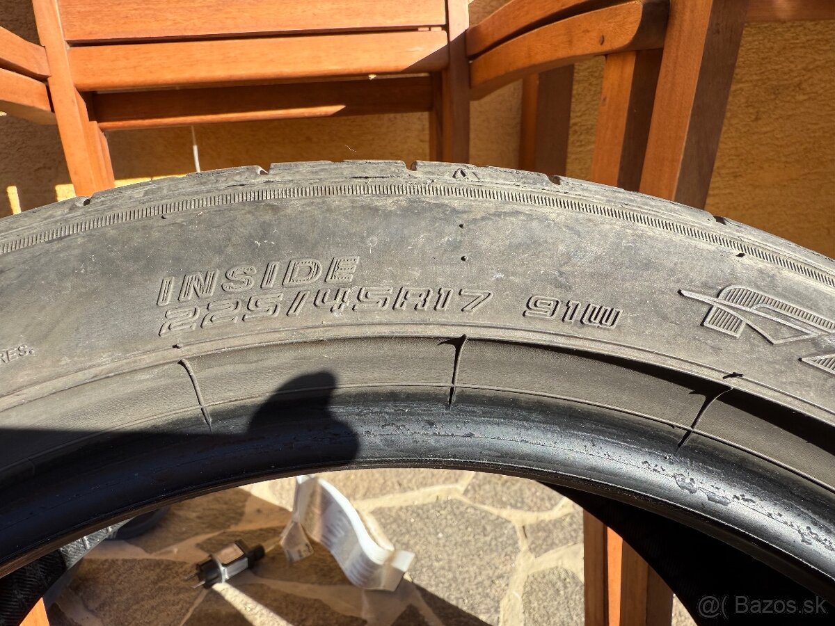 225/45R17 91W FALKEN