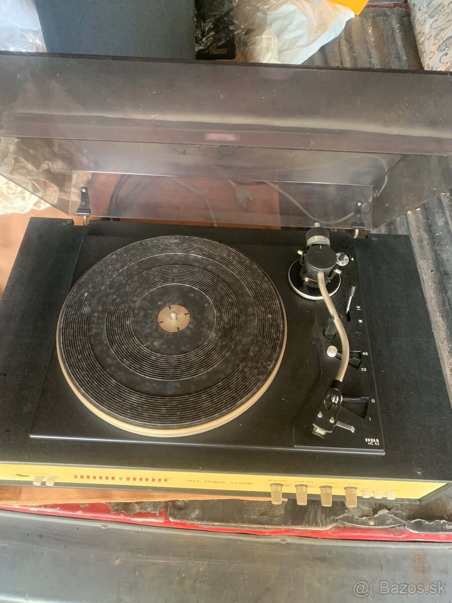 Gramofon HC43 aj zosilovac