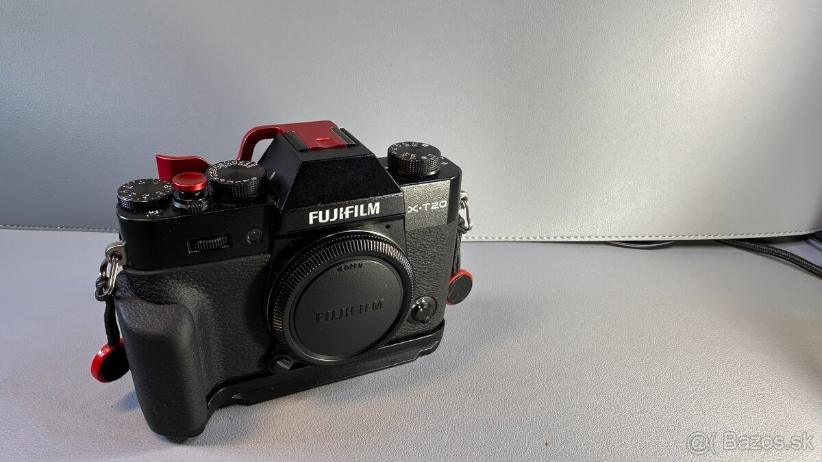 FUJIFILM X-T20
