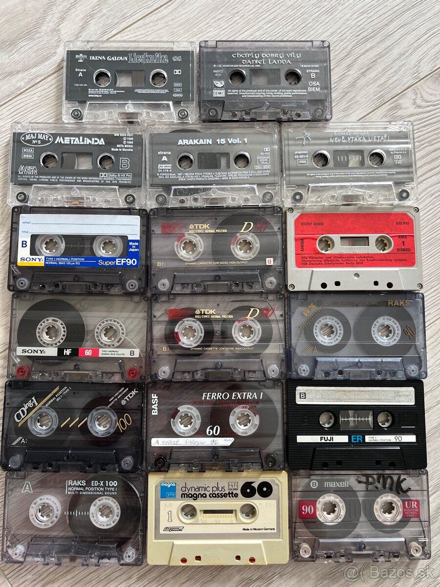 17x kazeta z toho 5x original, bez obalov