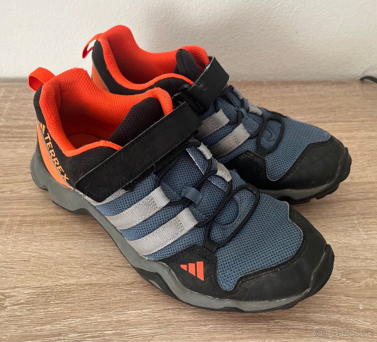 Predám tenisky ADIDAS TERREX AX2R veľ. 36