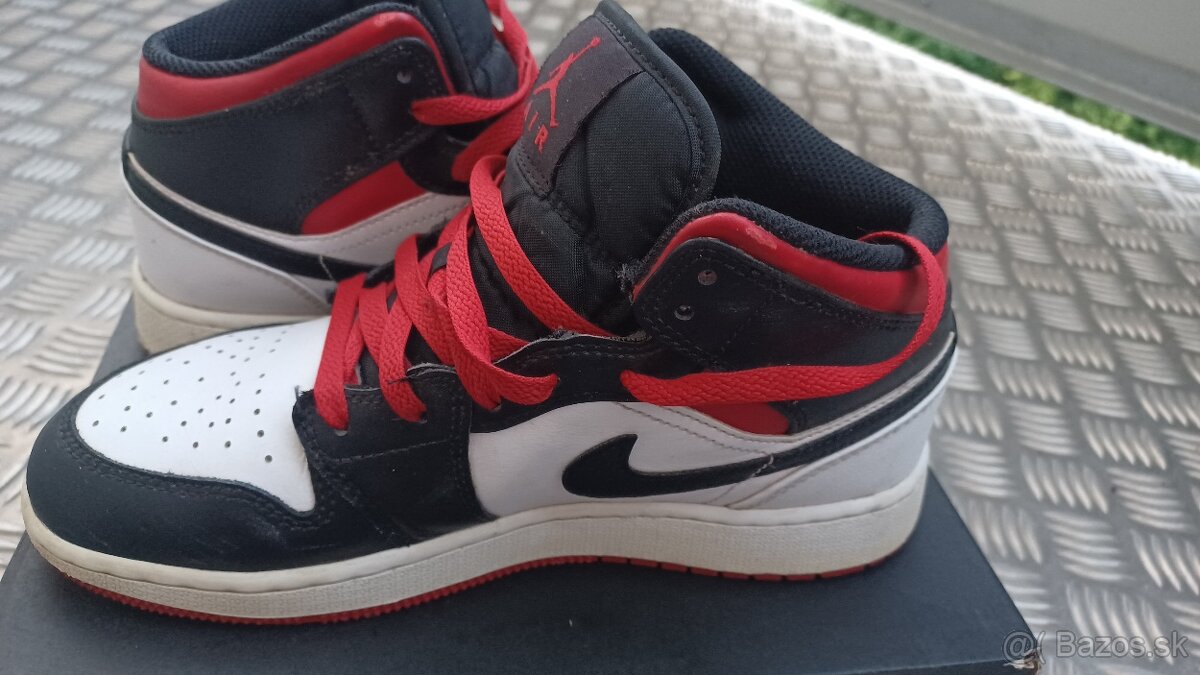 Air Jordan 1 MID Velkost 37.5