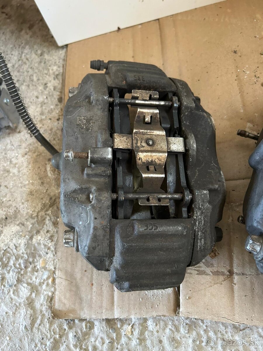 chrysler 300c brakes / strmene
