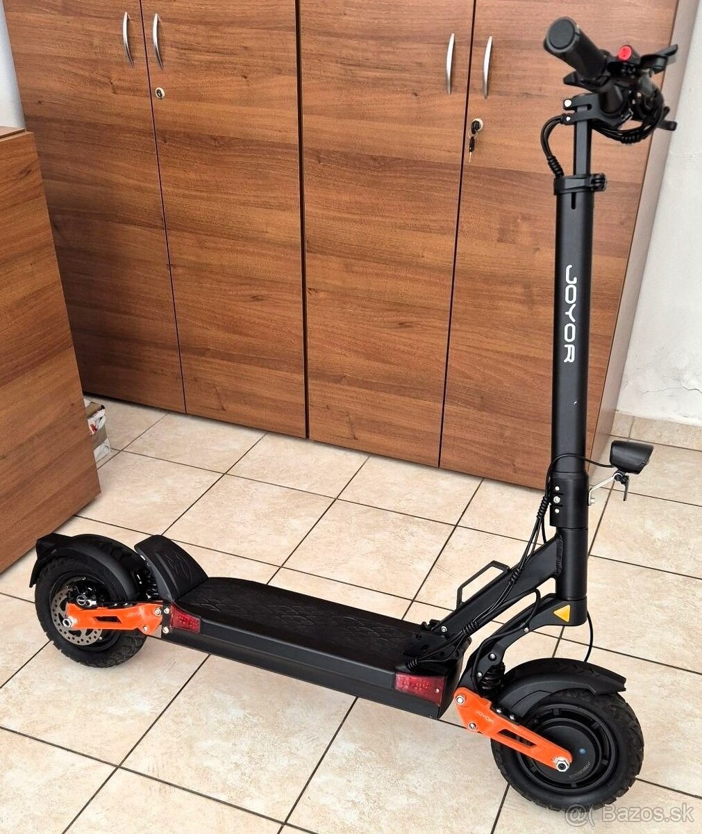 Dvojmotorová elektrokolobežka Joyor T10 2000W
