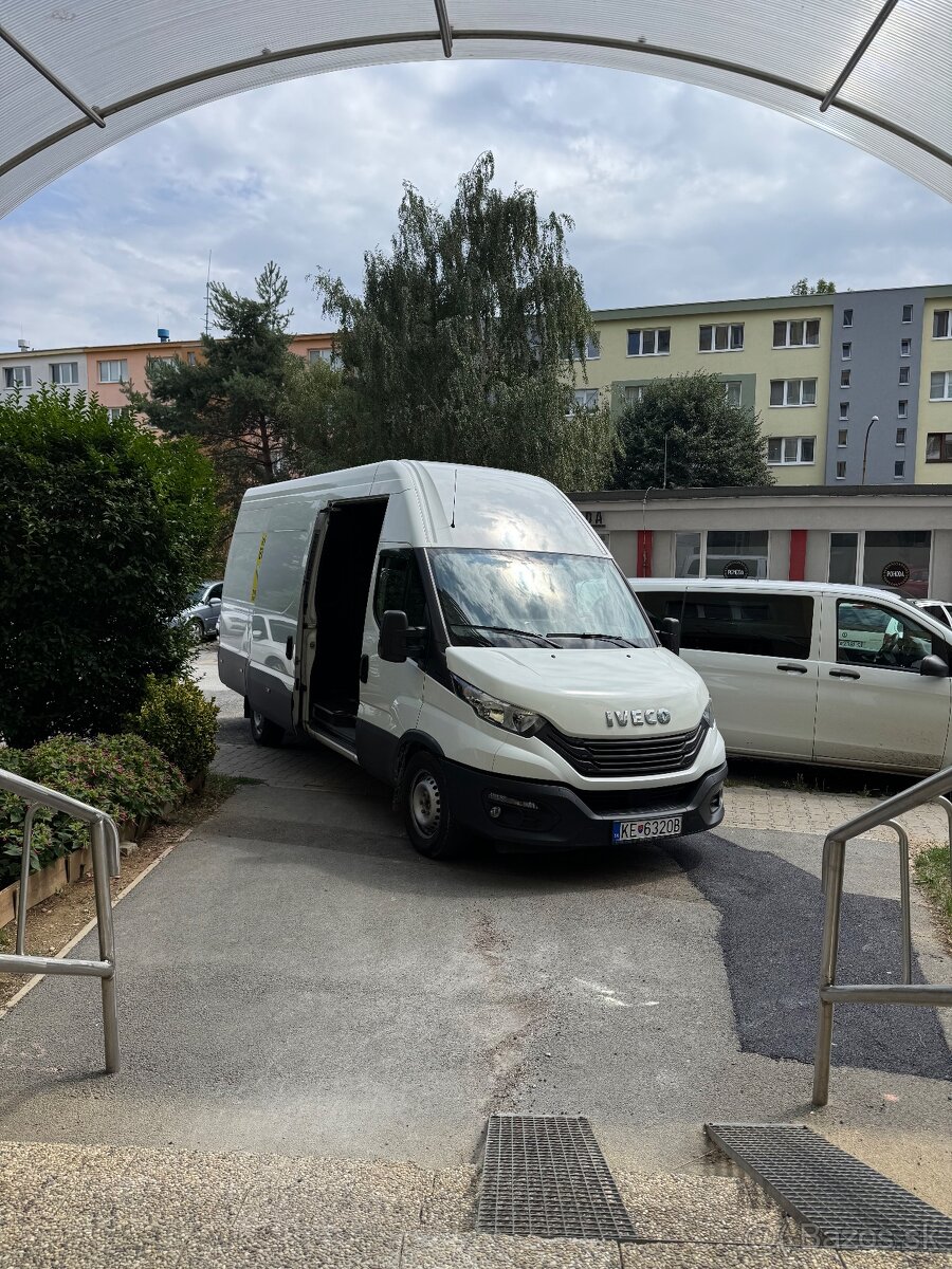 SŤAHOVANIE PREPRAVA VYPRATÁVANIE MONTÁŽ NÁBYTKU BÚRANIE