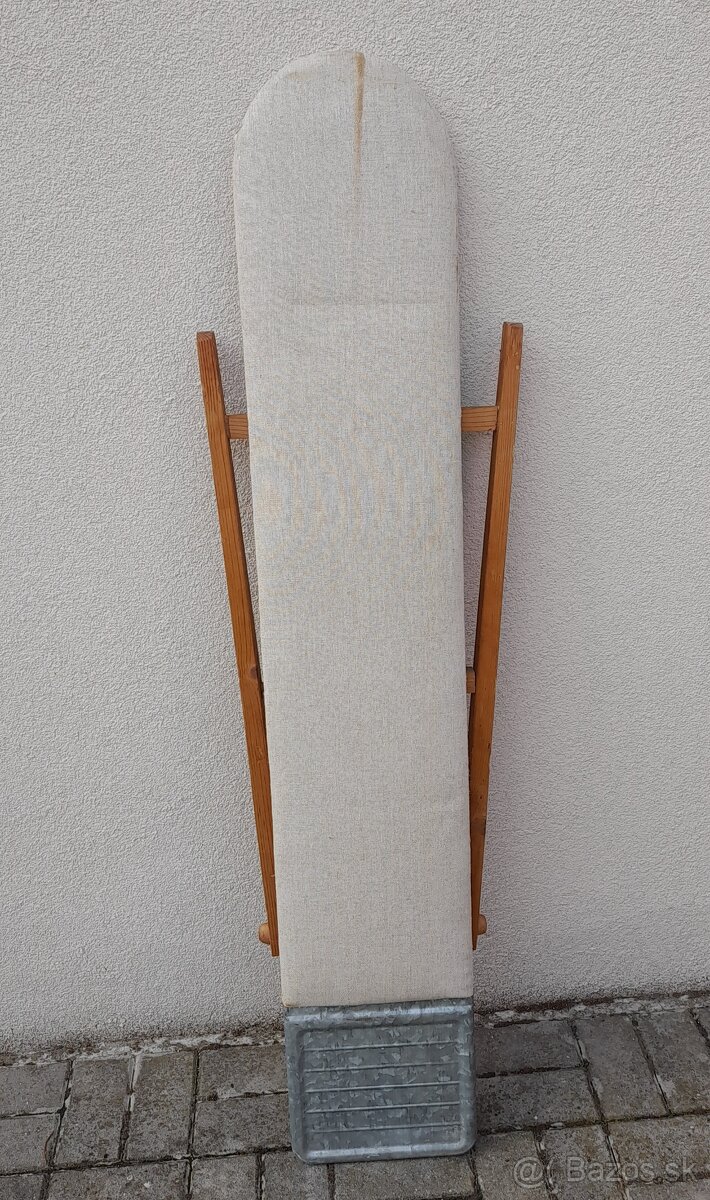 Retro doska na žehlenie