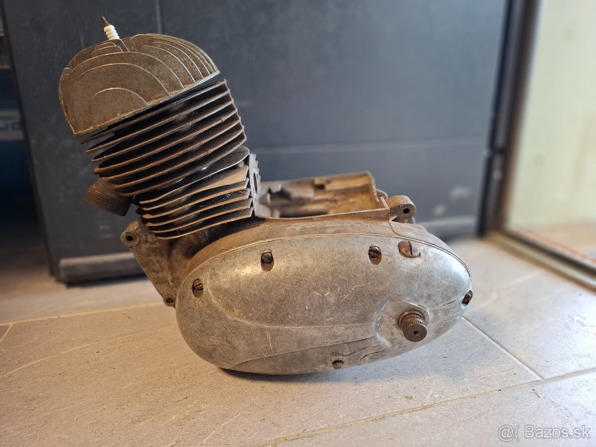 Jawa ČZ 175/356 motor