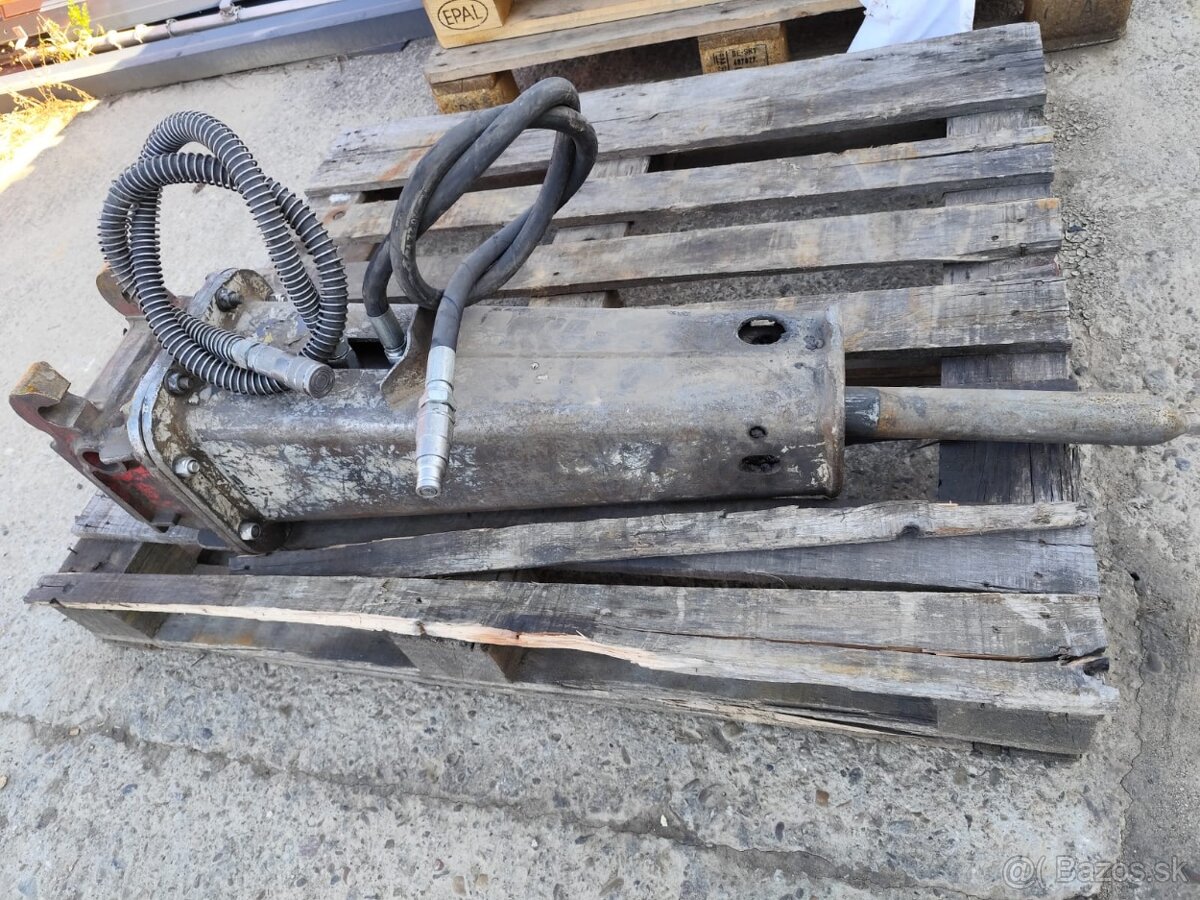 Buracie kladivo na minibager 1200-2000kg.