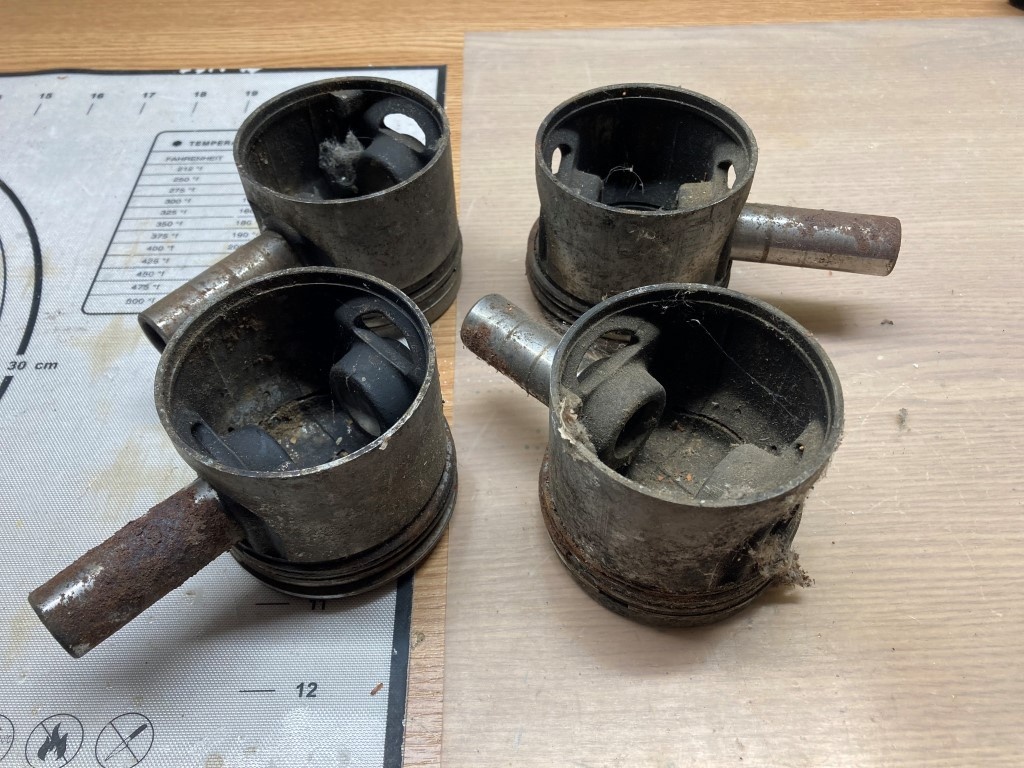 Predám piesty vhodné ako ozdoba