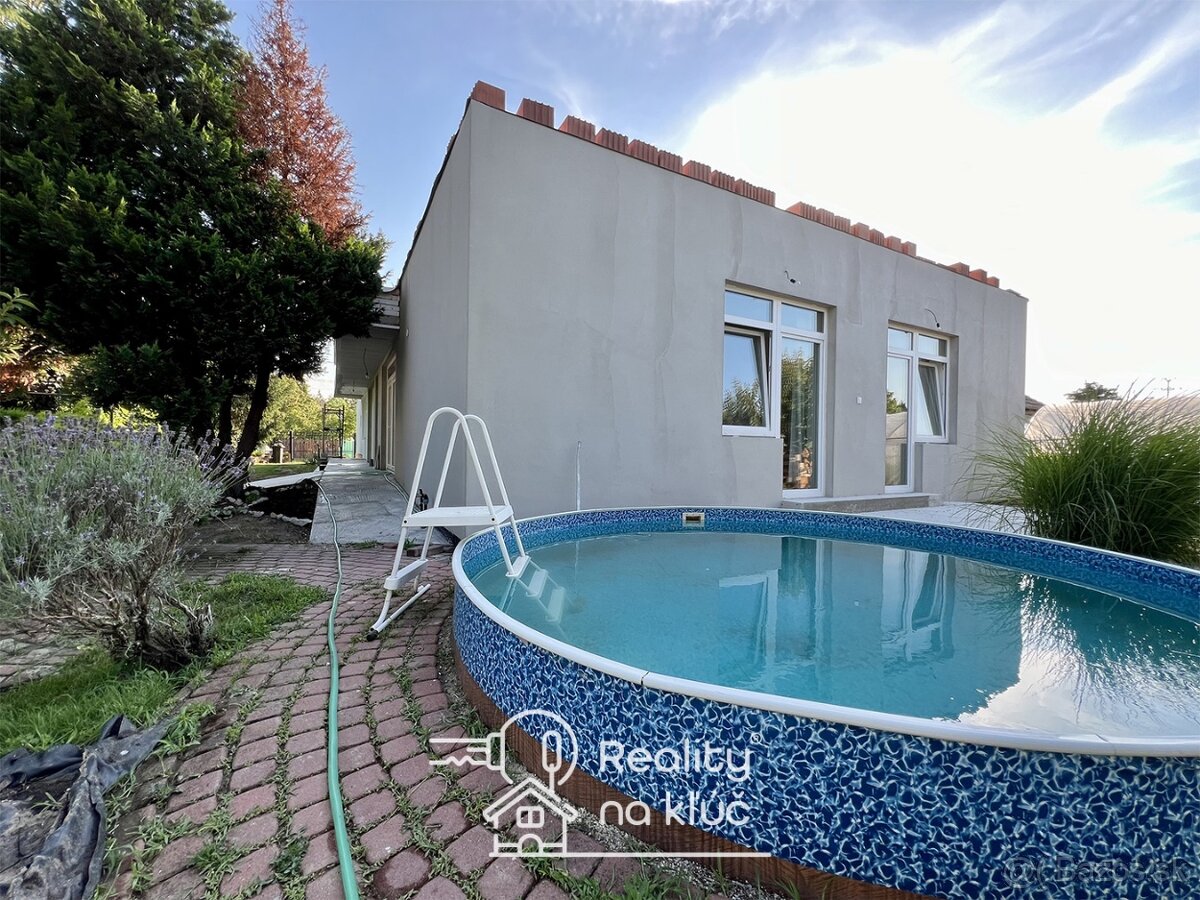 Na prenájom novostavba 3-izbový rodinný dom s bazénom a záhr