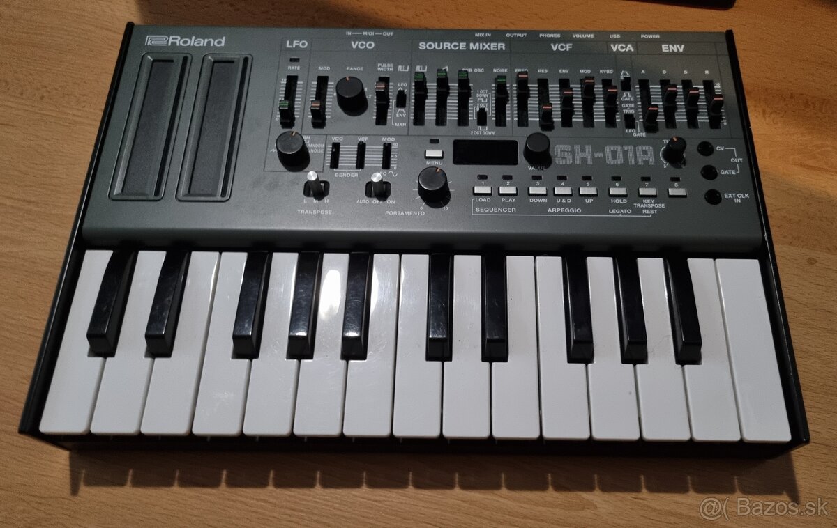 Roland SH-01A + K-25m klavesy