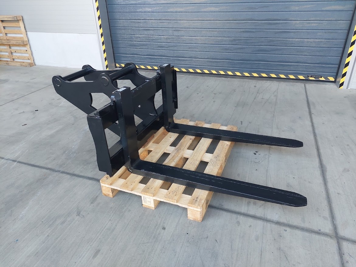 Paletizačné vidly na bager Takeuchi TB2150 na sklade