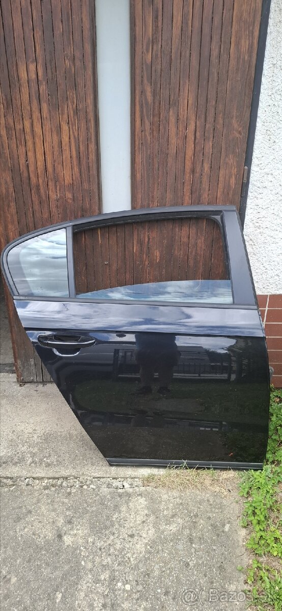 Zadné pravé dvere Volkswagen Passat B7 sedan