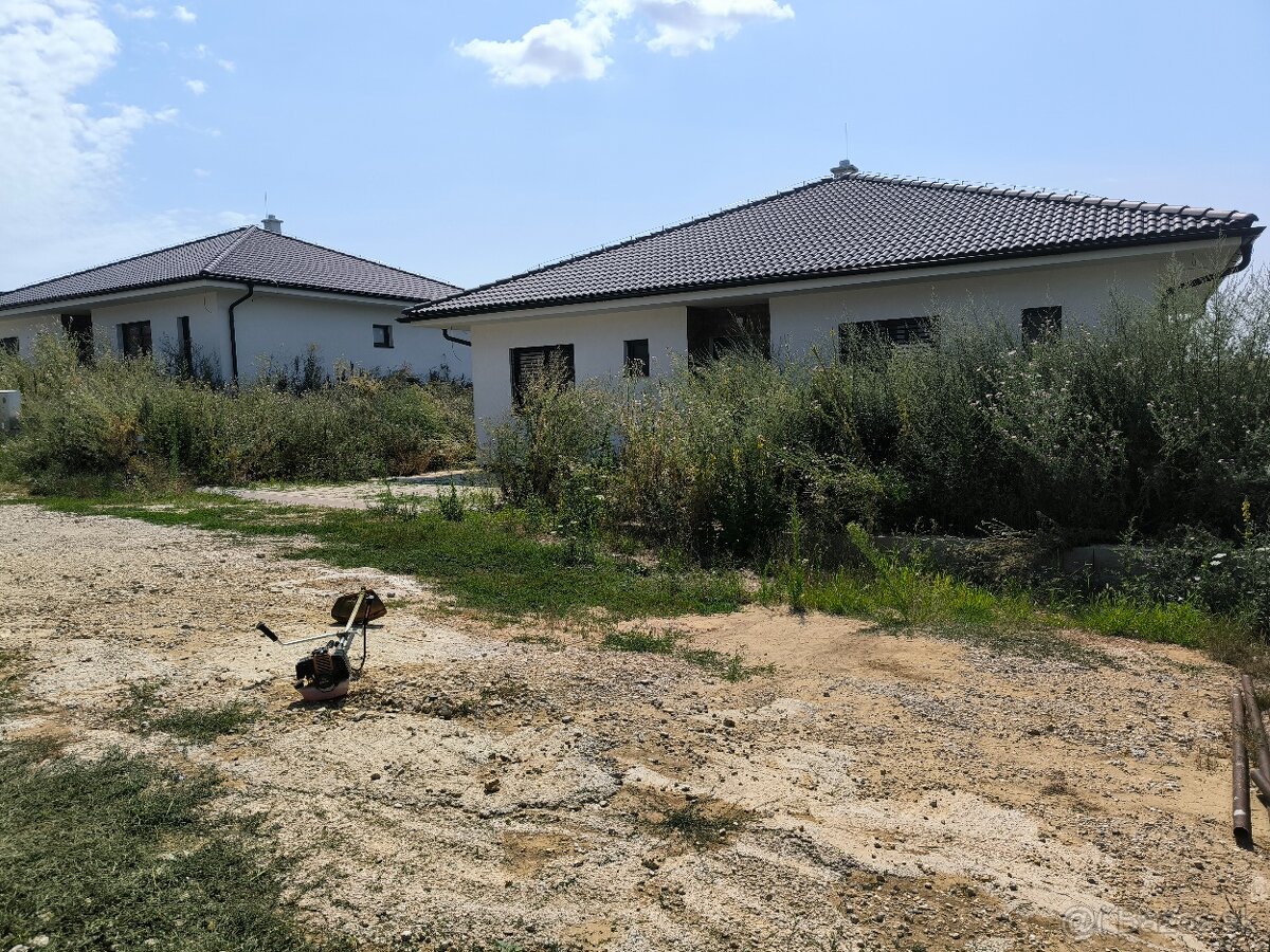 Kosenie,rozrabanie pôdy