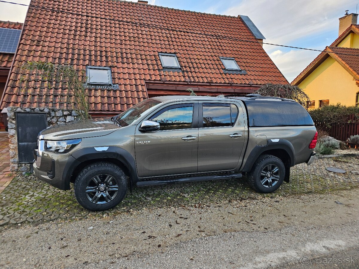 TOYOTA HILUX 2,8 D 6 AT