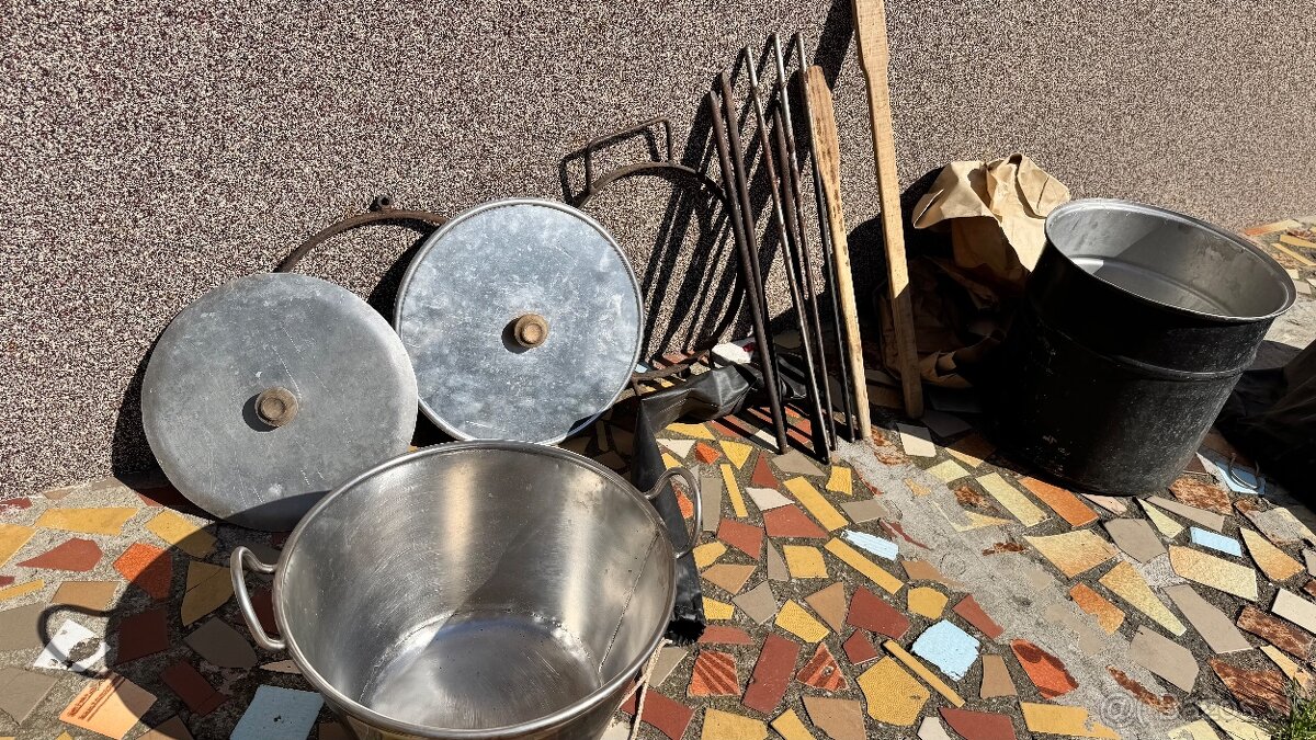 Ňerezový a aluminiovy kotlík
