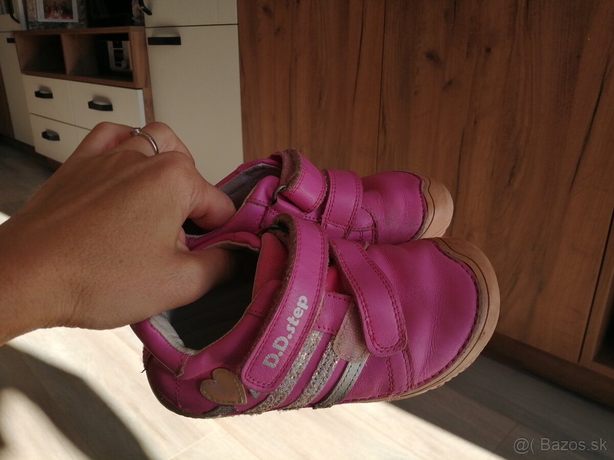 Barefoot 29