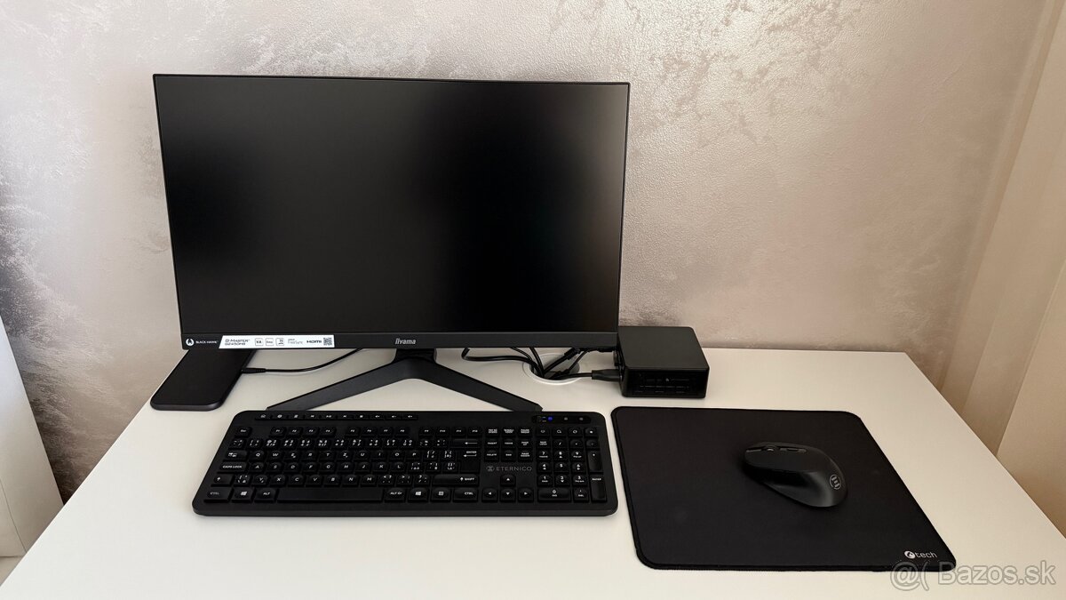 Intel NUC i5 11.gen 2.4GHz 8 jadier 16GB DDR4